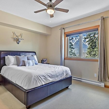 Spectacular Mountain View Corner Unit Pool Hot Tub Park Pass Daire Canmore Dış mekan fotoğraf