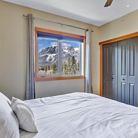 Spectacular Mountain View Corner Unit Pool Hot Tub Park Pass Daire Canmore Dış mekan fotoğraf