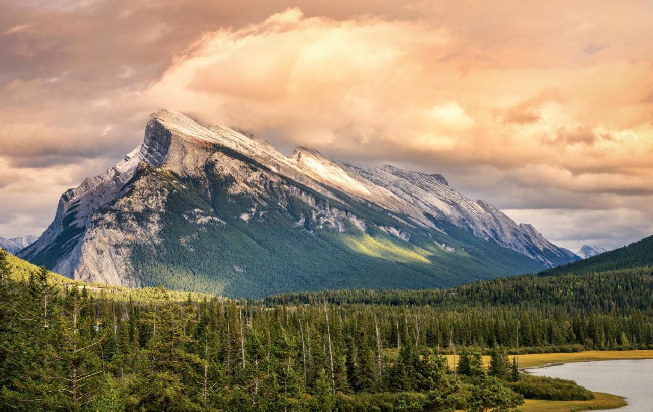 Spectacular Mountain View Corner Unit Pool Hot Tub Park Pass Daire Canmore Dış mekan fotoğraf